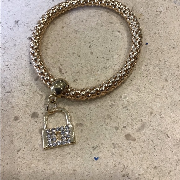 Bracelets - Picture 6 of 9